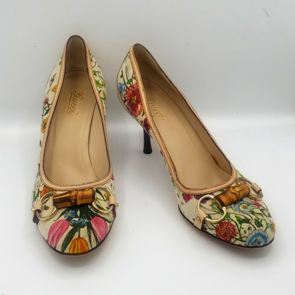 Gucci size 8 1/2 color multi USED 100% AUTHENTIC